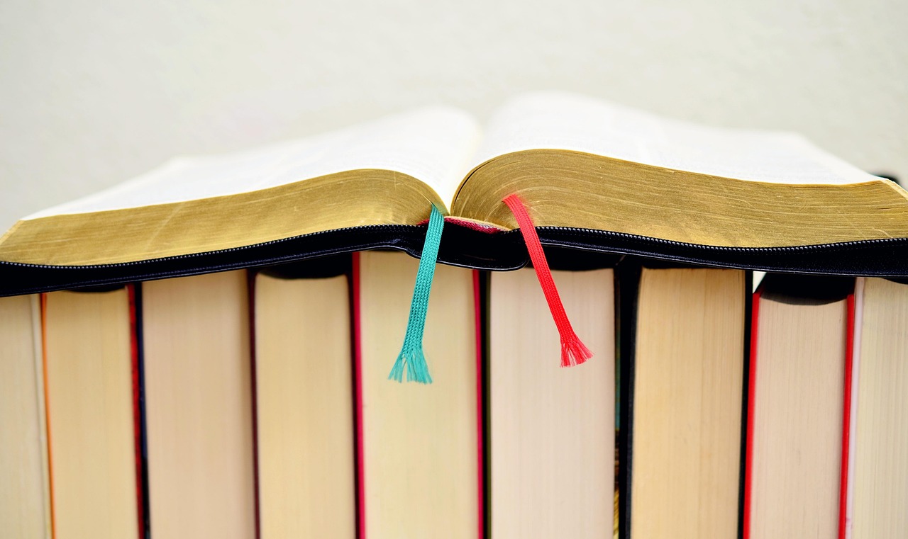 Importanța enciclopediilor în biblioteca personală